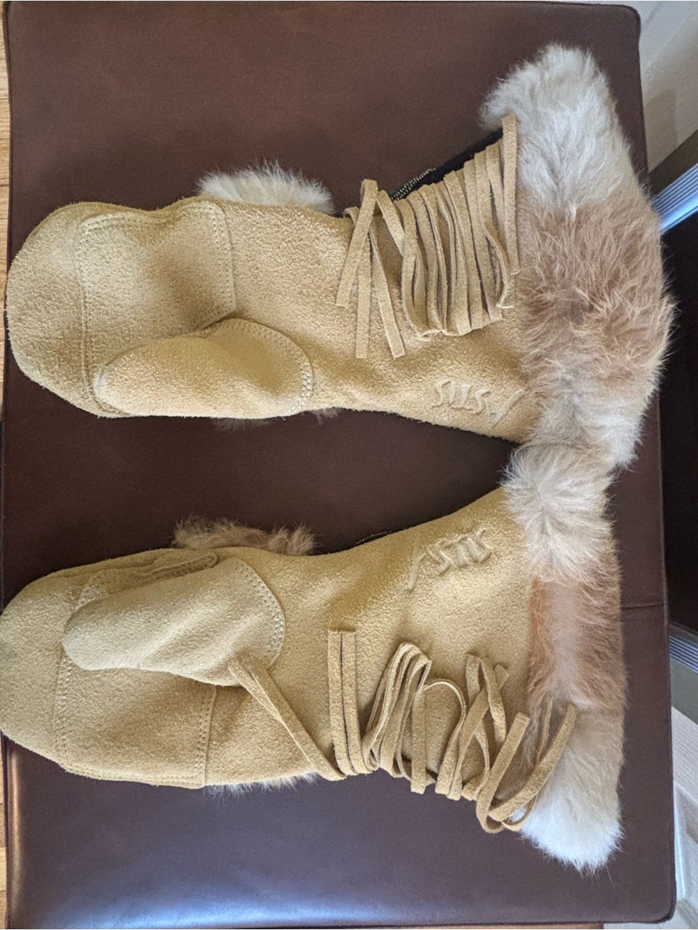 Astis Long Cuff Mittens - Picture 3 of 6